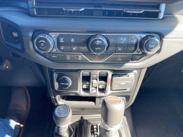 new 2025 Jeep Gladiator car