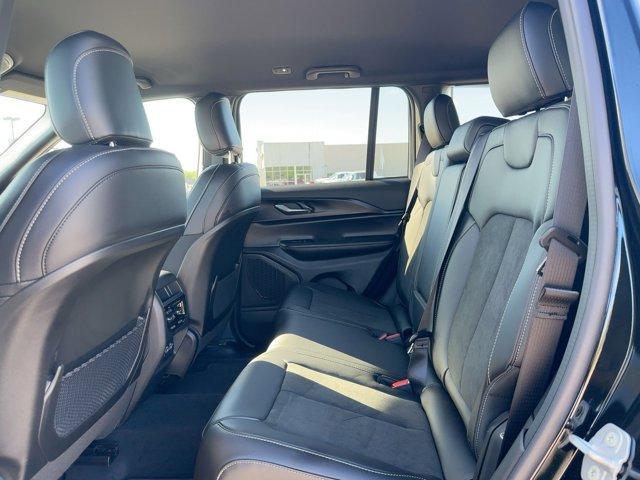 new 2025 Jeep Grand Cherokee car, priced at $45,875