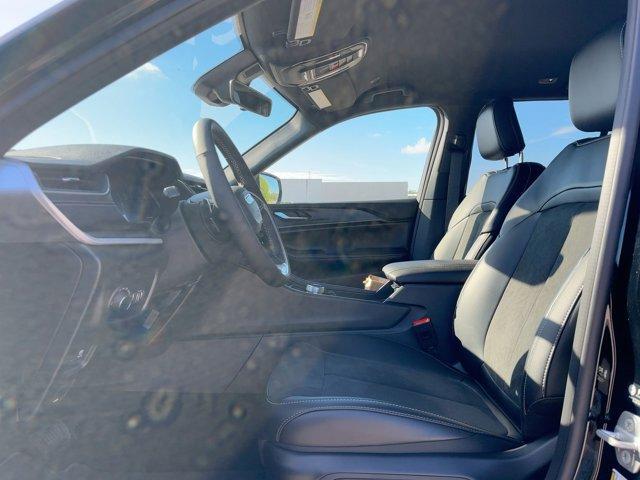 new 2025 Jeep Grand Cherokee car, priced at $45,875