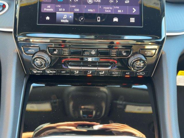 new 2025 Jeep Grand Cherokee car, priced at $45,875