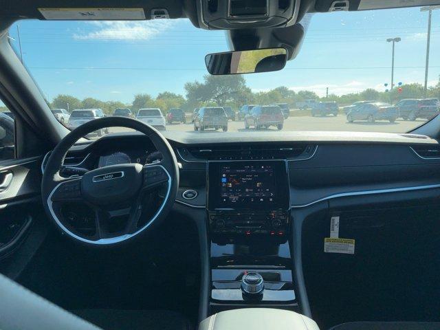 new 2025 Jeep Grand Cherokee car, priced at $45,875