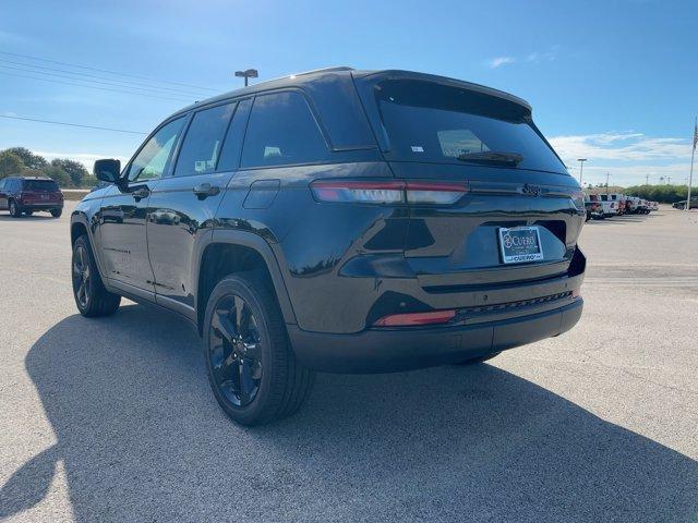 new 2025 Jeep Grand Cherokee car, priced at $45,875