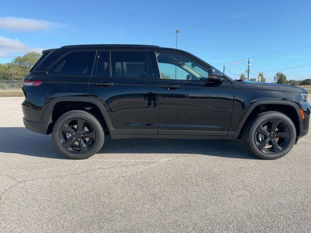new 2025 Jeep Grand Cherokee car, priced at $45,875