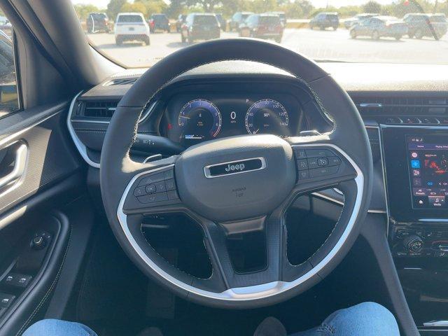 new 2025 Jeep Grand Cherokee car, priced at $45,875