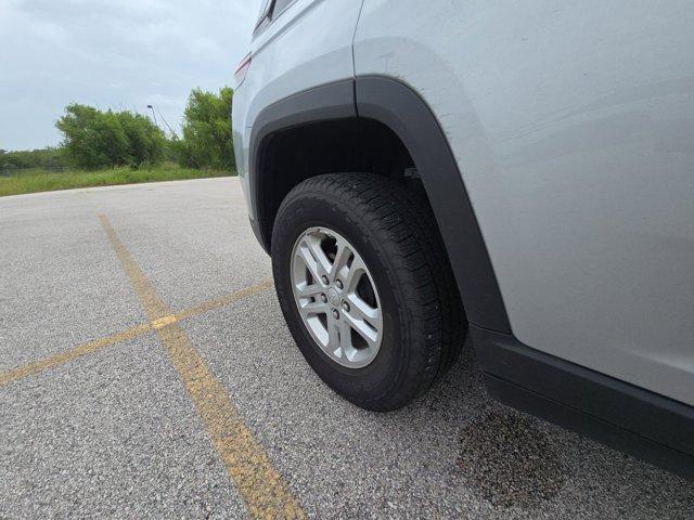 used 2025 Jeep Grand Cherokee car, priced at $39,995