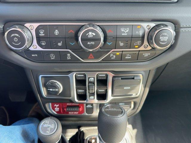 new 2025 Jeep Gladiator car, priced at $64,540