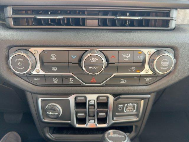 new 2025 Jeep Gladiator car, priced at $47,850