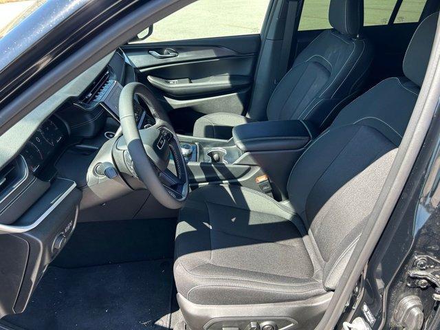 used 2025 Jeep Grand Cherokee car, priced at $39,995