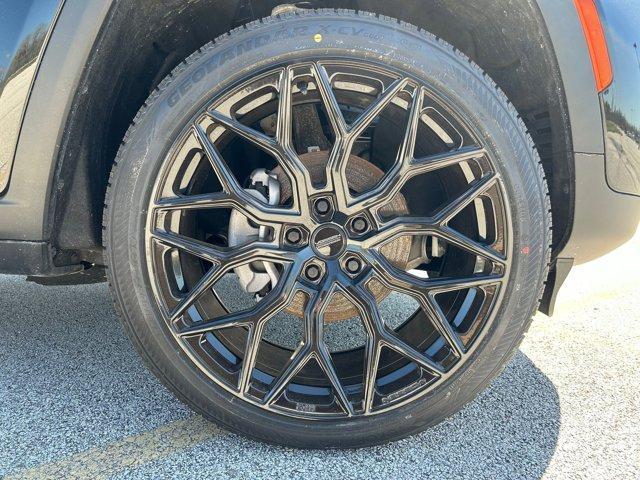 used 2025 Jeep Grand Cherokee car, priced at $39,995