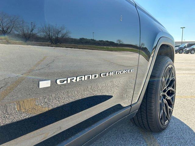 used 2025 Jeep Grand Cherokee car, priced at $39,995