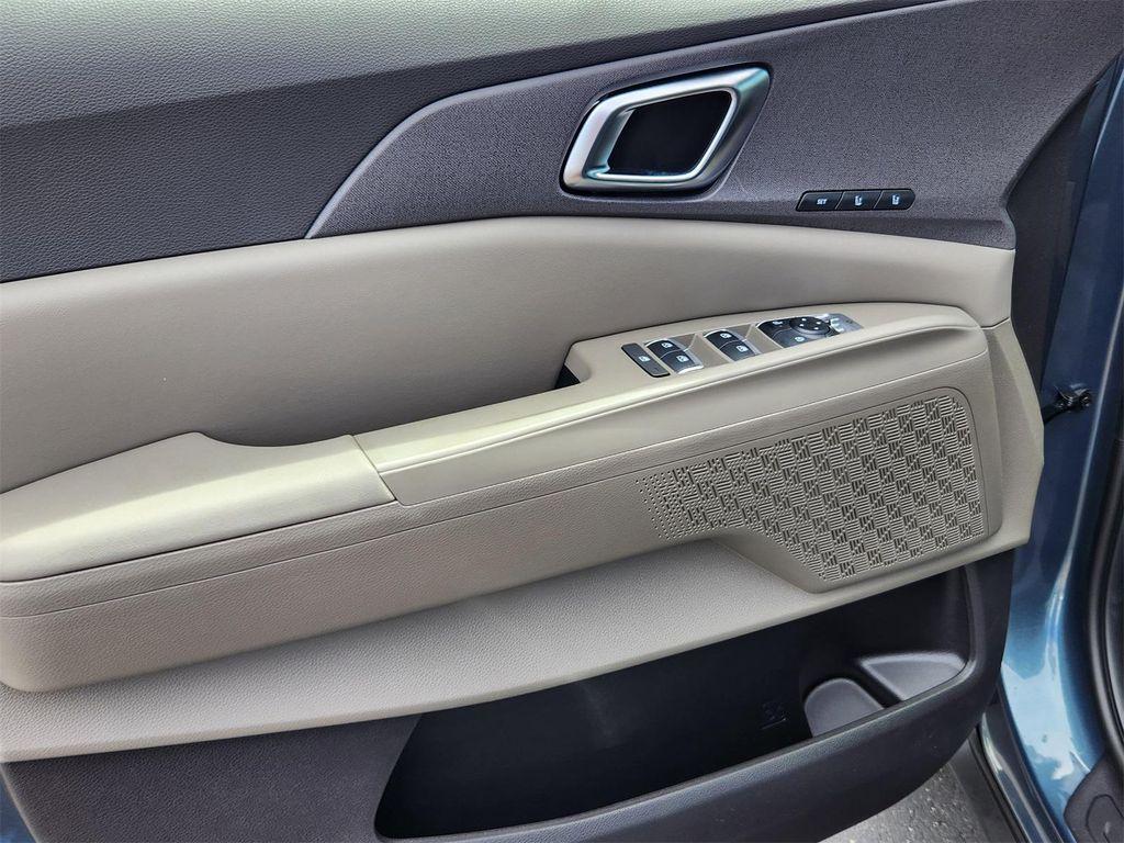 new 2026 Kia Carnival Hybrid car, priced at $48,379