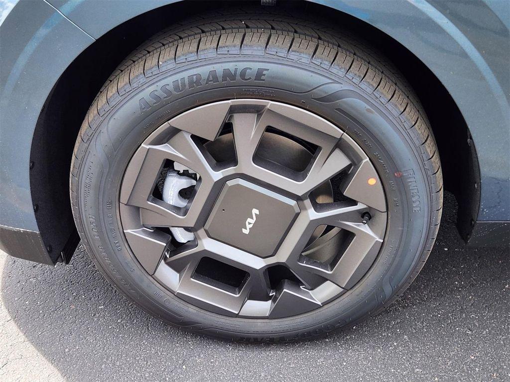 new 2026 Kia Carnival Hybrid car, priced at $48,379