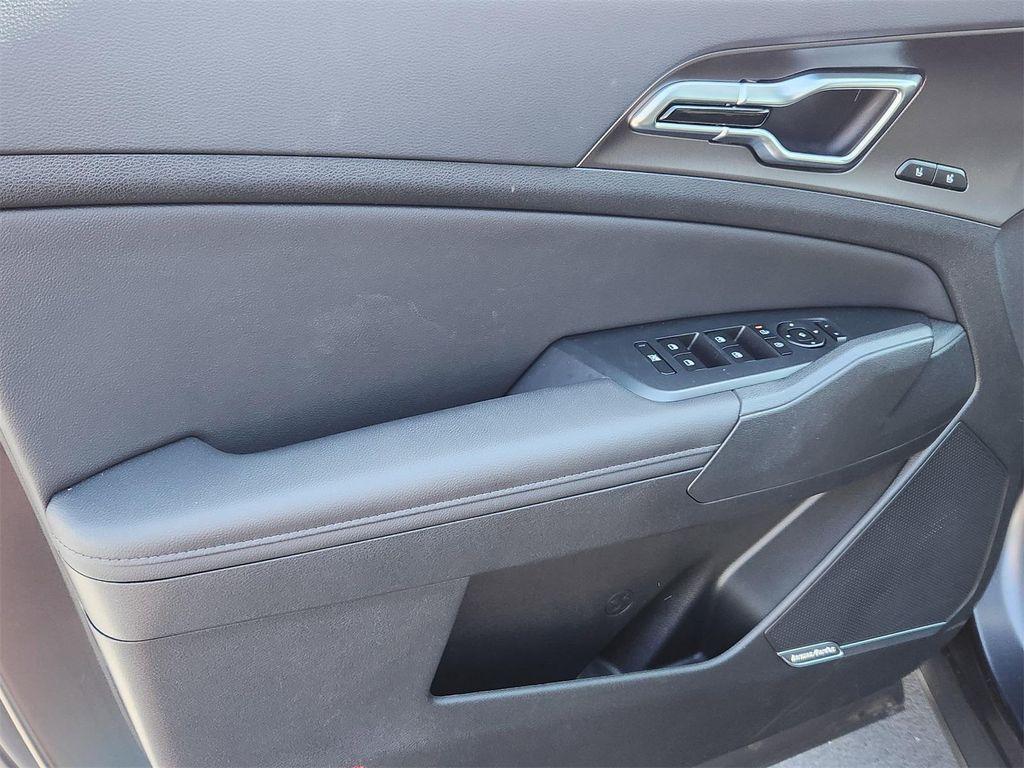 new 2026 Kia Sportage car, priced at $39,290