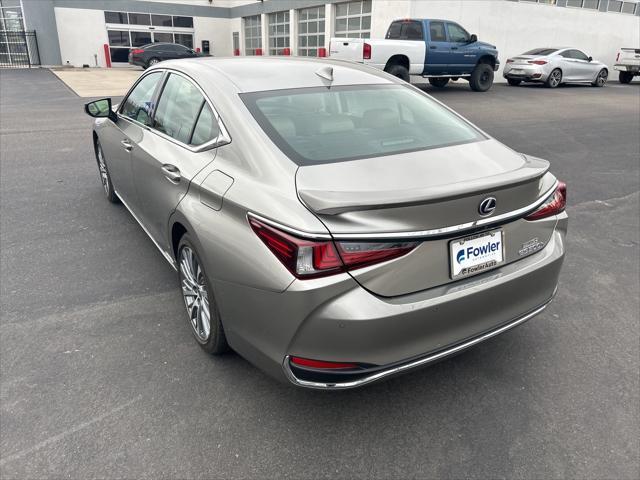 used 2020 Lexus ES 300h car, priced at $31,865