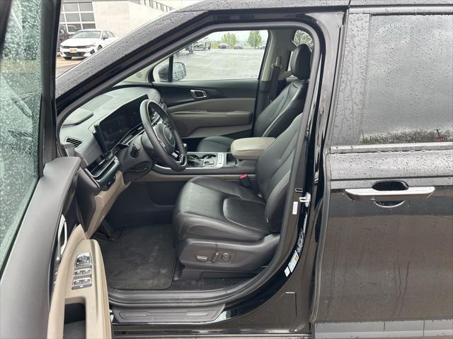 used 2025 Kia Carnival car, priced at $38,451
