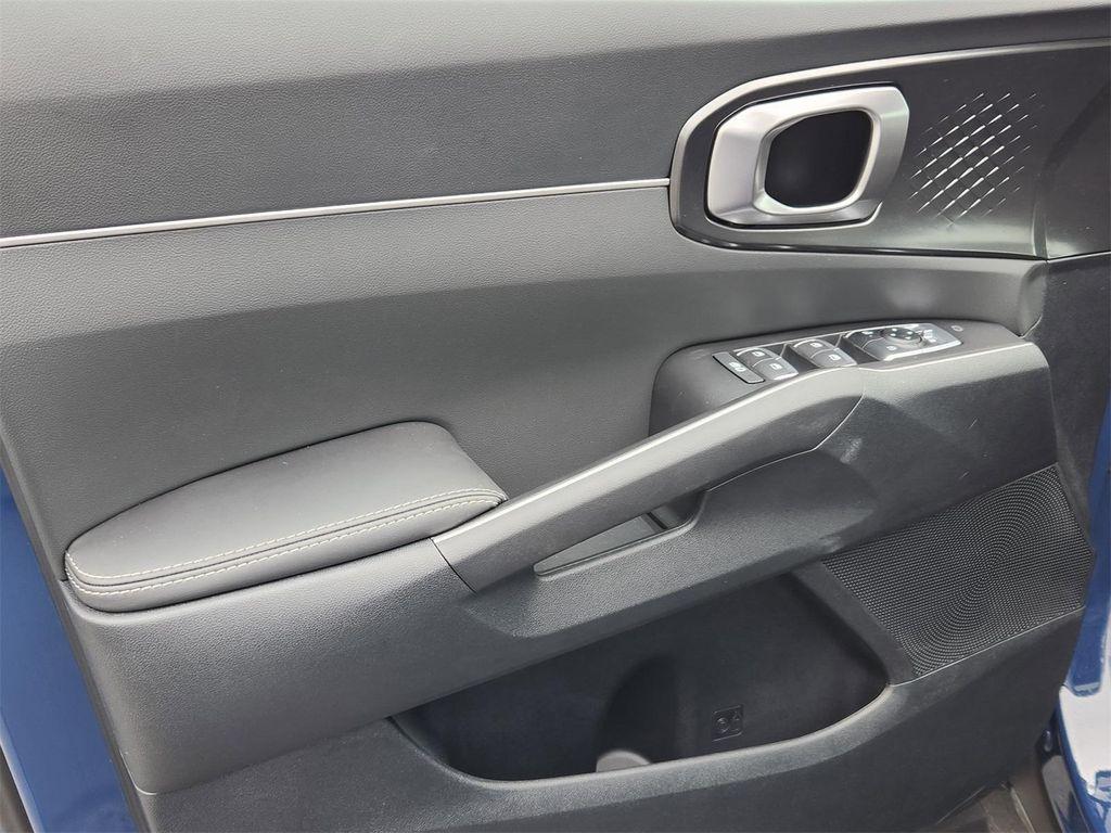 new 2026 Kia Sorento car, priced at $40,895