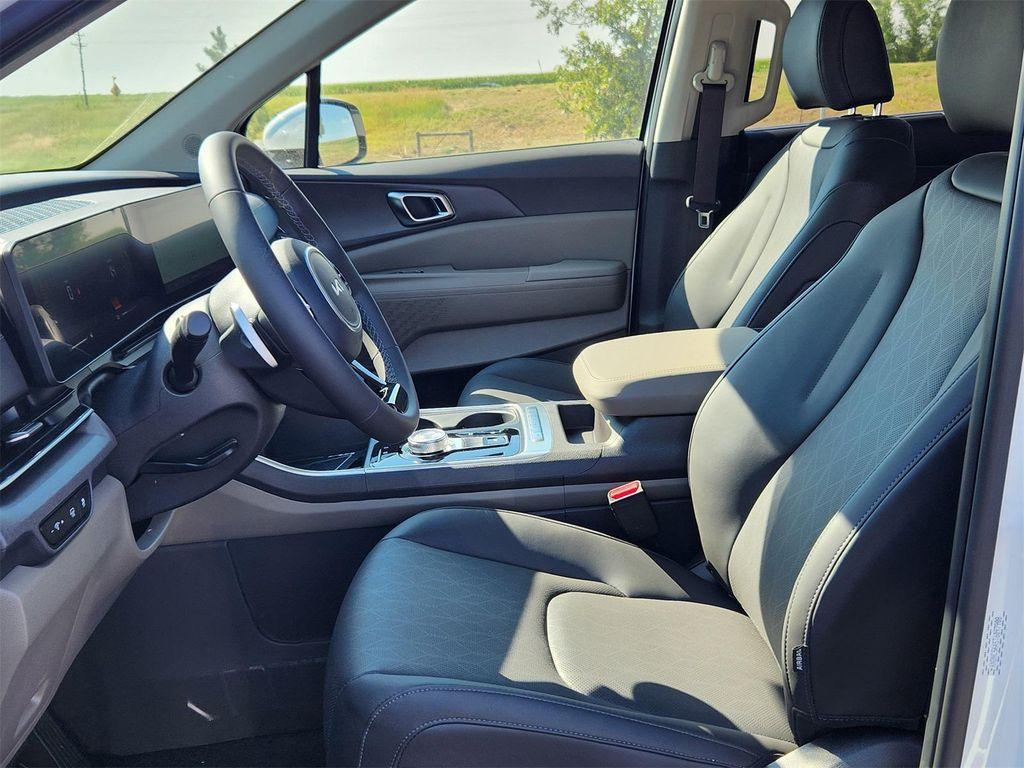 new 2026 Kia Carnival Hybrid car, priced at $45,495