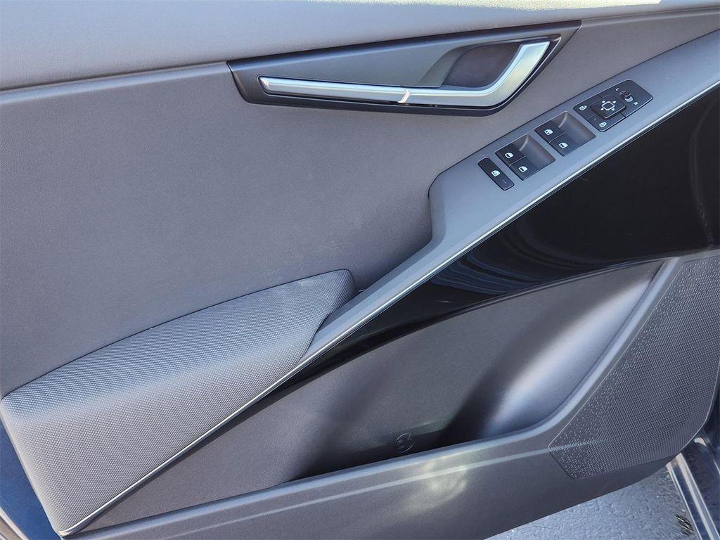 new 2025 Kia Niro car, priced at $31,370