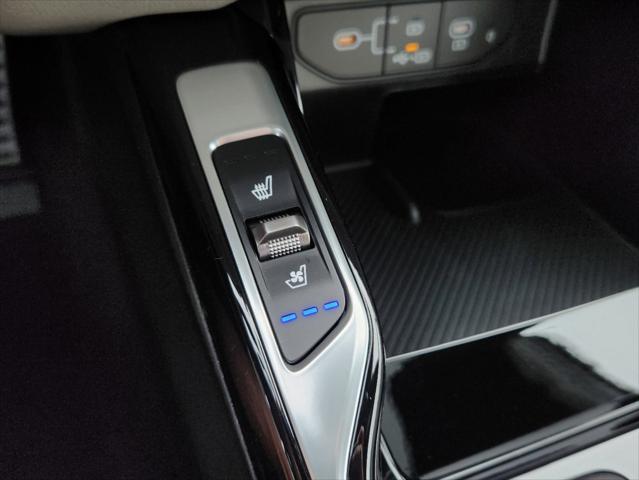 new 2025 Kia Sorento Hybrid car, priced at $43,817