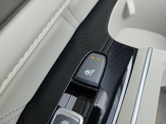 new 2025 Kia Sorento Hybrid car, priced at $43,817