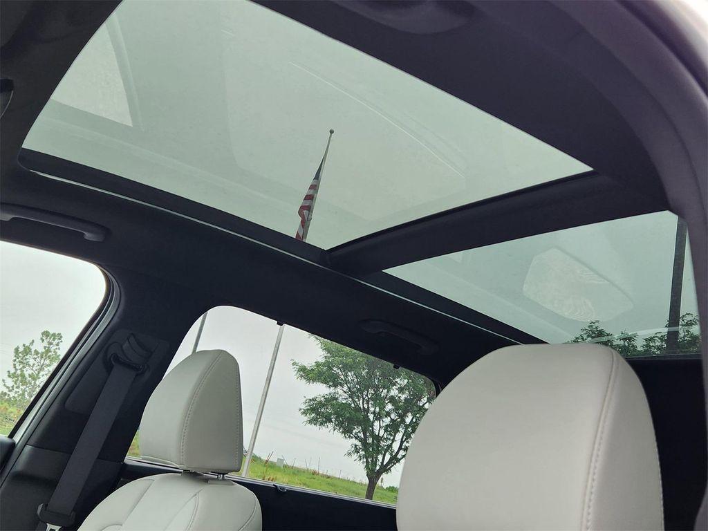 new 2025 Kia Sorento Hybrid car, priced at $42,924