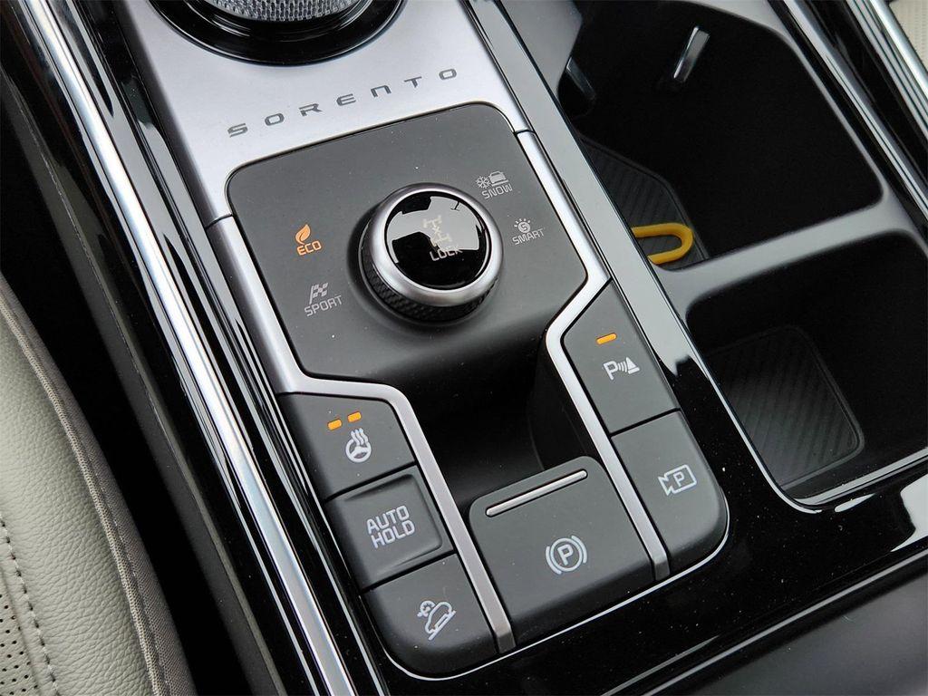 new 2025 Kia Sorento Hybrid car, priced at $42,924