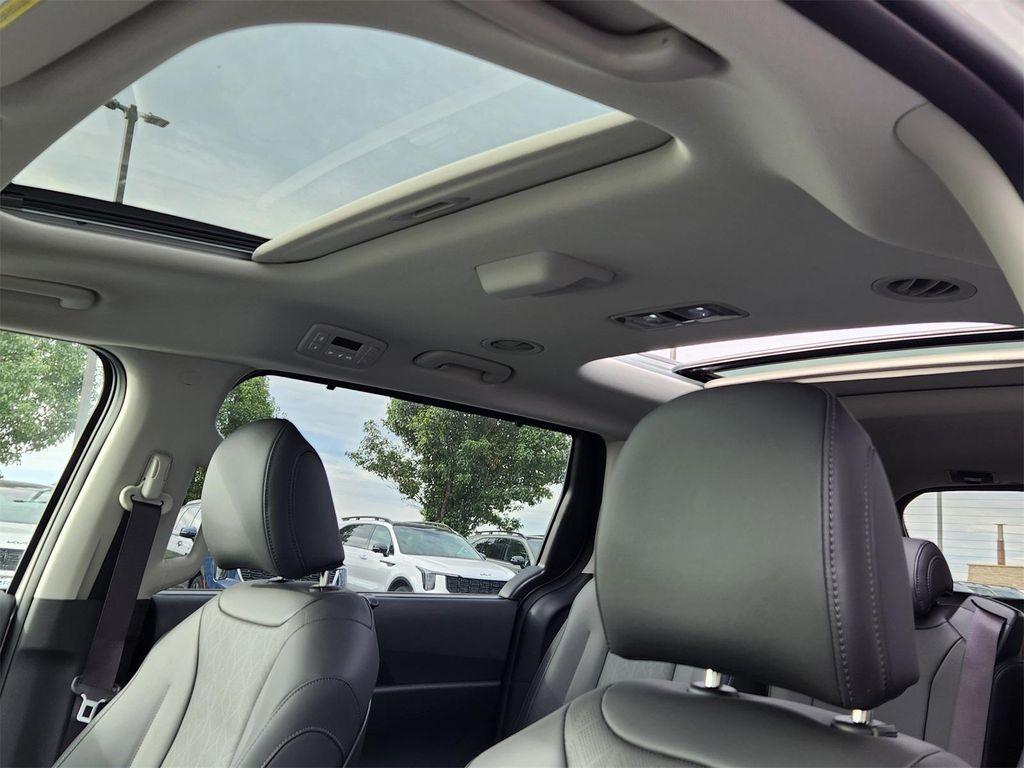 new 2026 Kia Carnival Hybrid car, priced at $51,395