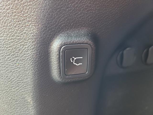 used 2020 Jeep Cherokee car, priced at $20,257