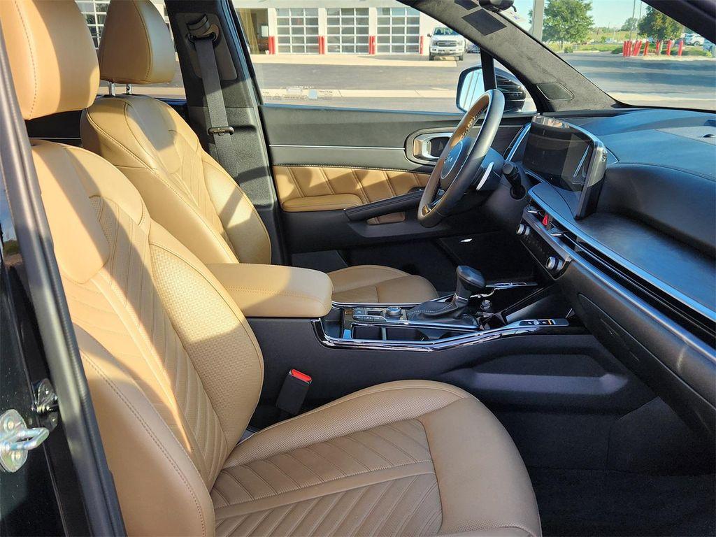 used 2024 Kia Sorento car, priced at $38,866
