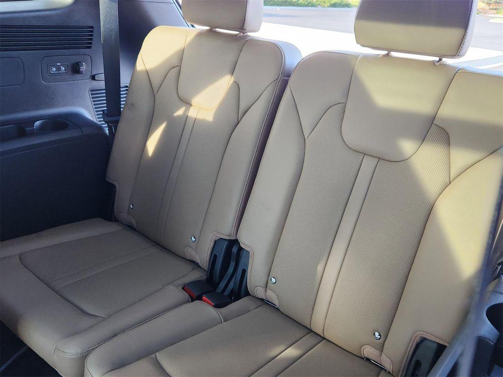 used 2024 Kia Sorento car, priced at $38,866