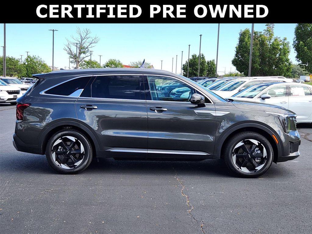 used 2025 Kia Sorento Hybrid car, priced at $35,731