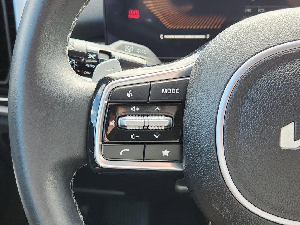 used 2025 Kia Sorento Hybrid car, priced at $35,731