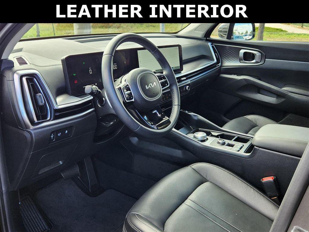used 2025 Kia Sorento Hybrid car, priced at $35,731
