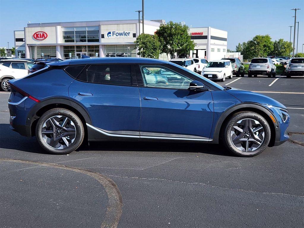 new 2025 Kia EV6 car, priced at $38,932