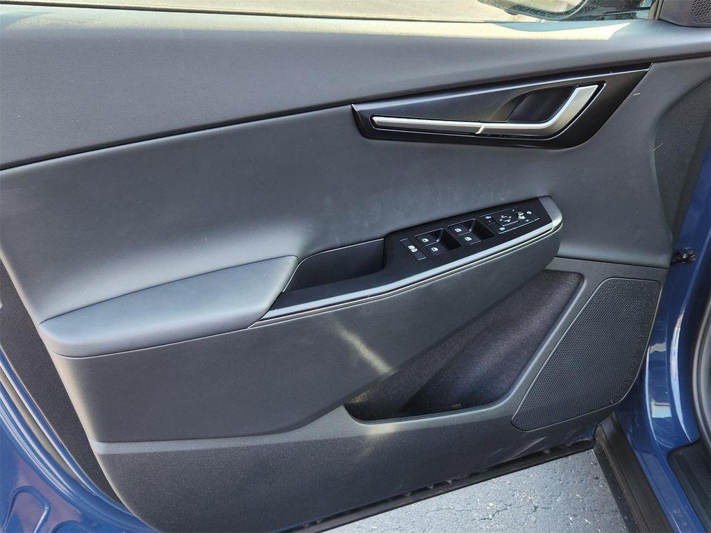 new 2025 Kia EV6 car, priced at $38,932