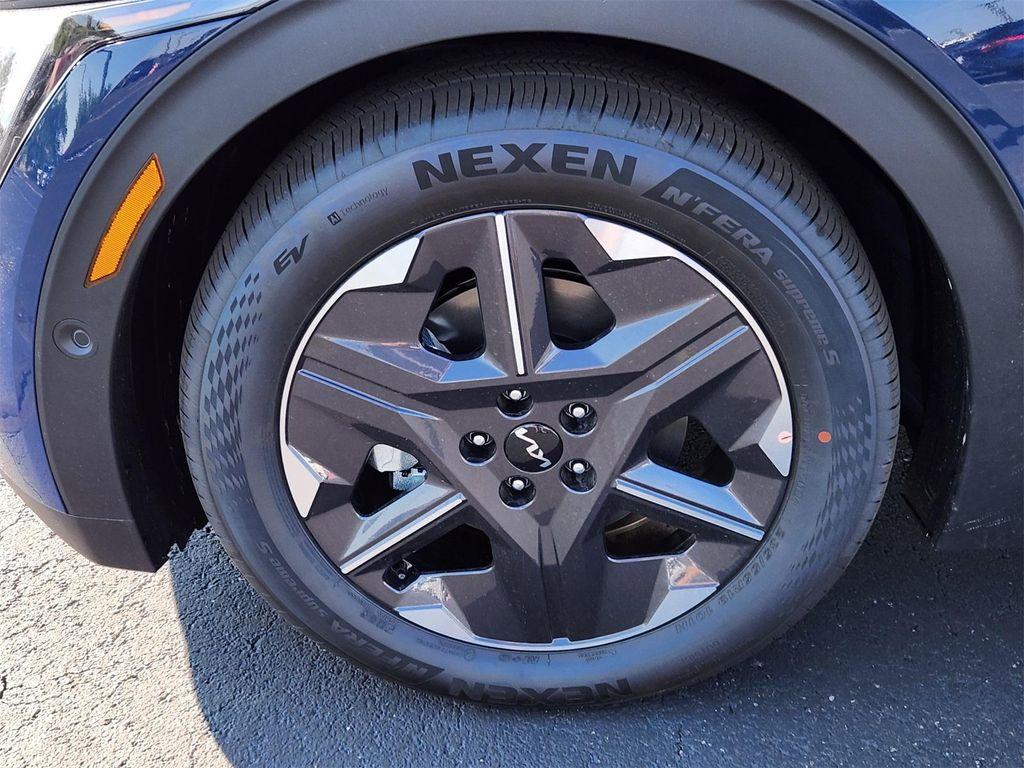 new 2025 Kia EV6 car, priced at $38,932