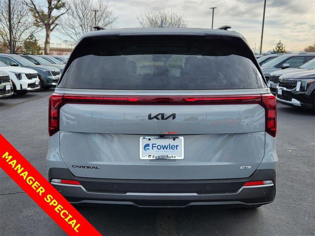 new 2025 Kia Carnival Hybrid car, priced at $46,995