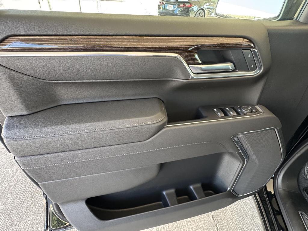 new 2025 GMC Sierra 1500 car, priced at $48,085