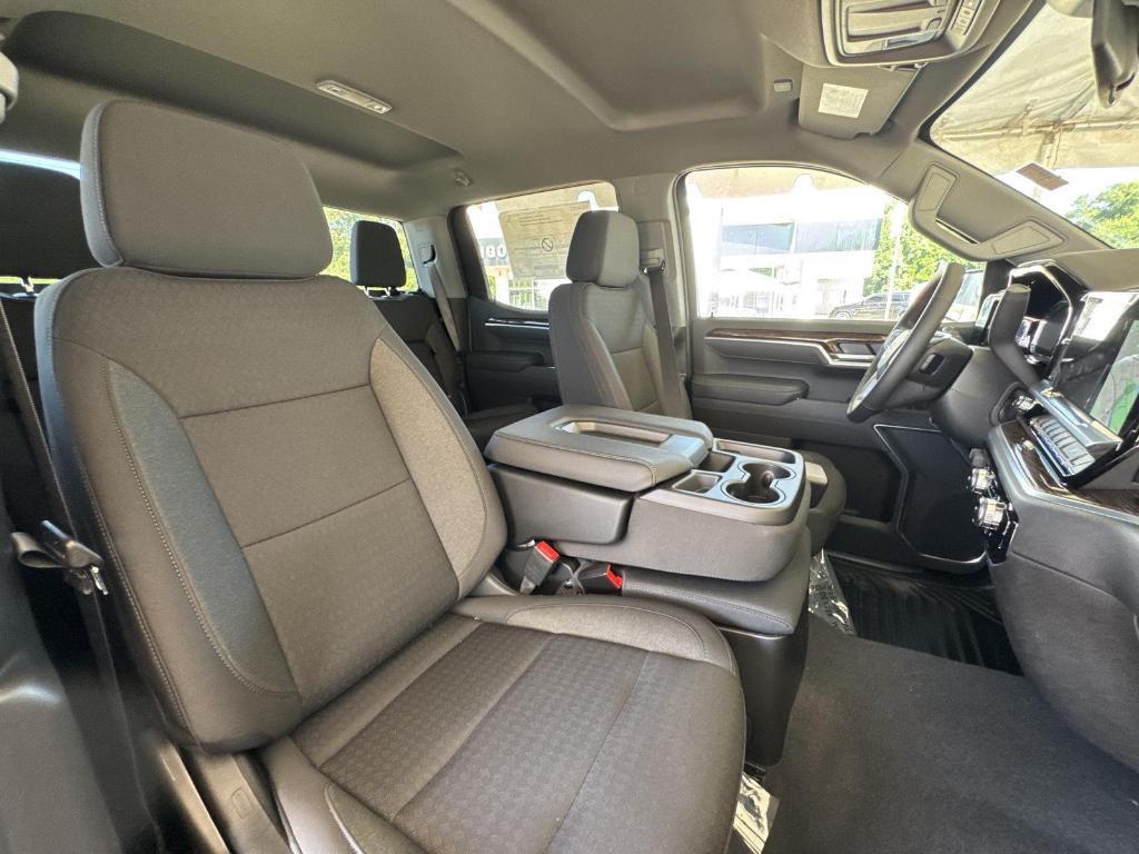 new 2025 GMC Sierra 1500 car, priced at $48,895