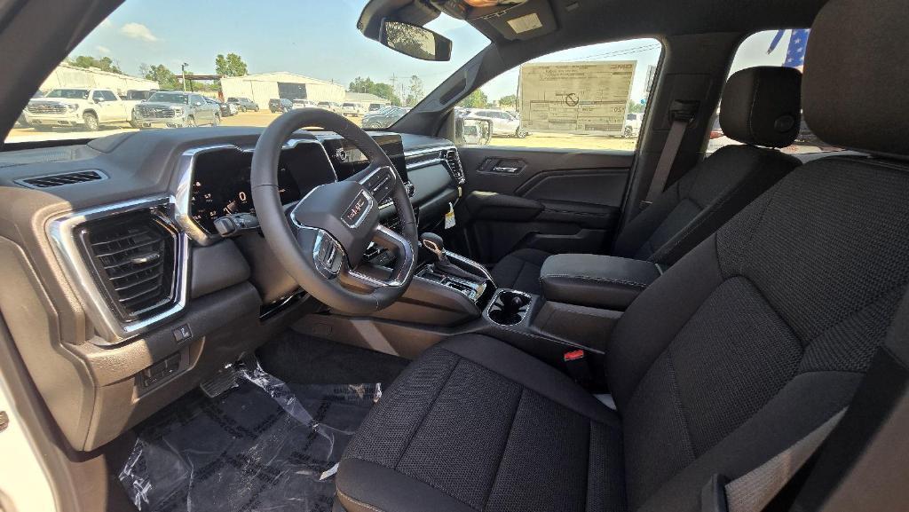 new 2025 GMC Canyon car, priced at $35,095