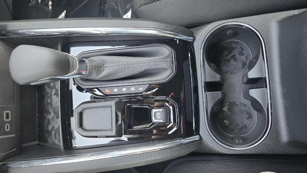 new 2025 GMC Canyon car, priced at $35,095