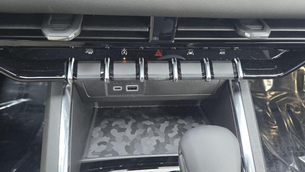 new 2025 GMC Canyon car, priced at $35,095