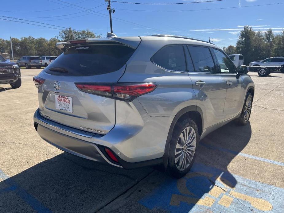 used 2021 Toyota Highlander car, priced at $36,577