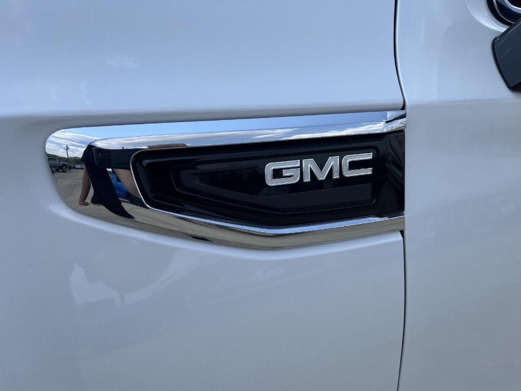 new 2024 GMC Yukon XL car, priced at $71,205