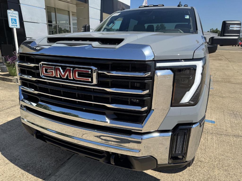 new 2025 GMC Sierra 2500 car, priced at $67,405