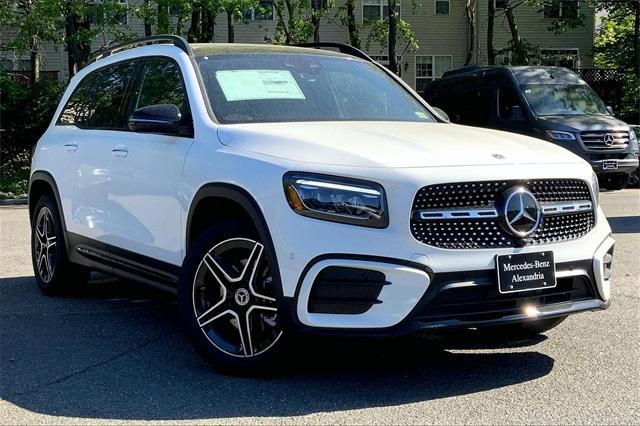 new 2024 Mercedes-Benz GLB 250 car, priced at $57,055