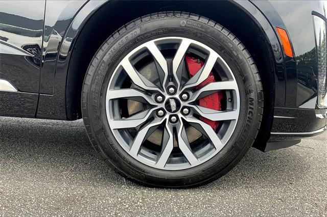 used 2024 Cadillac XT6 car, priced at $54,998