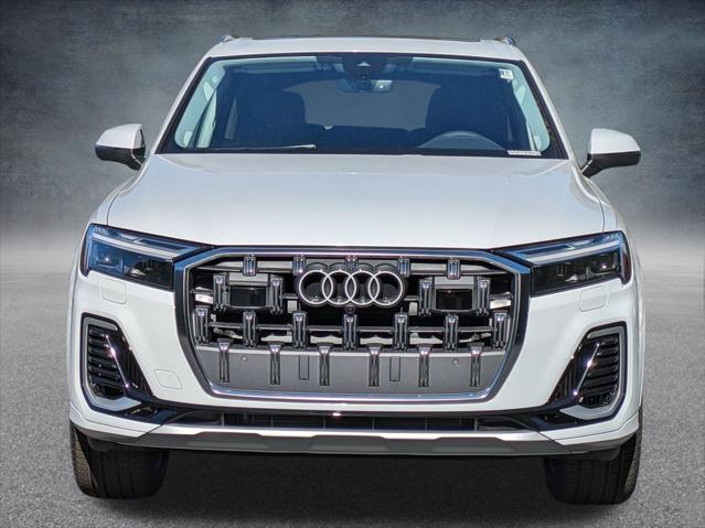 new 2025 Audi Q7 car, priced at $70,142