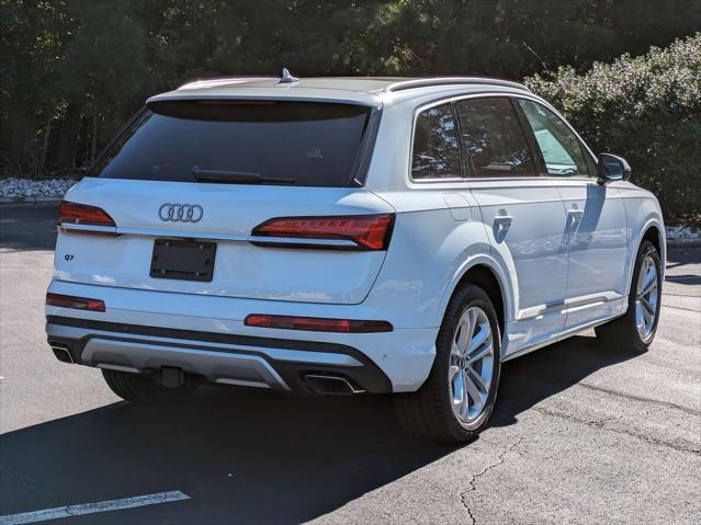 new 2025 Audi Q7 car, priced at $72,142