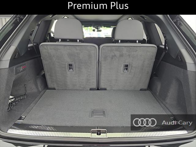 new 2025 Audi Q7 car, priced at $69,323
